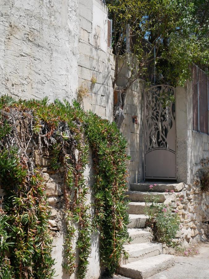 Nature Hostel La Ciotat Bagian luar foto