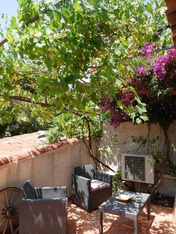 Nature Hostel La Ciotat Bagian luar foto